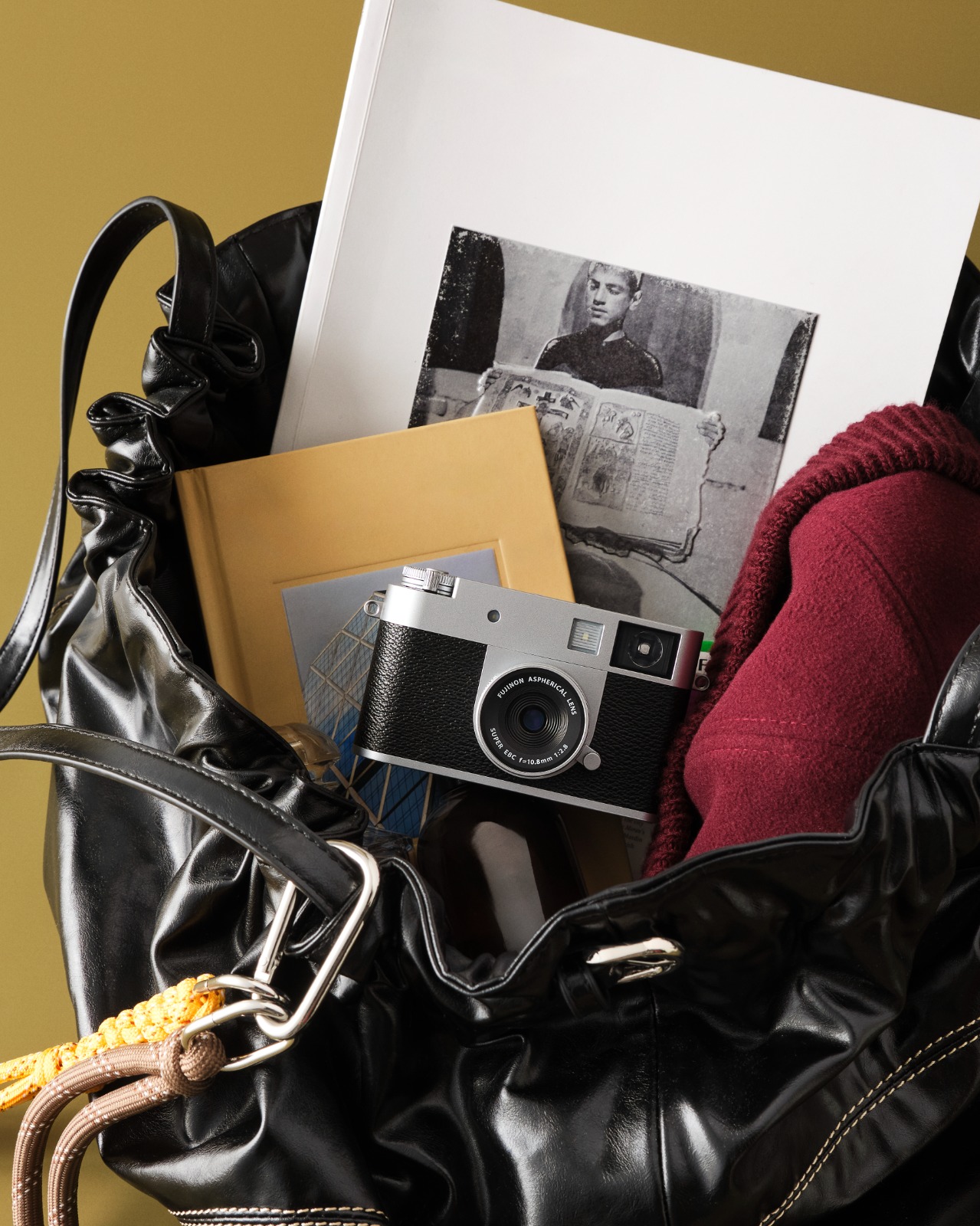 Comparativa modelos FUJIFILM X-Half cámara vertical compacta diferentes colores y configuraciones disponibles